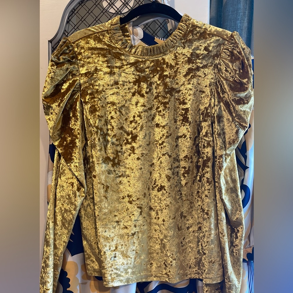 Tuckernuck purchase - new without tags